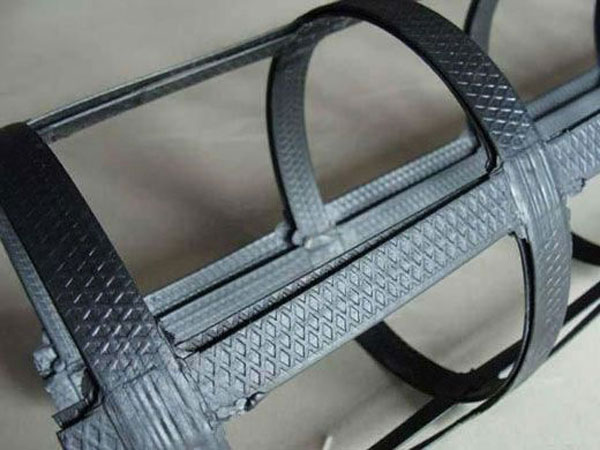 Steel plastic geogrid