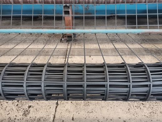 Steel plastic geogrid