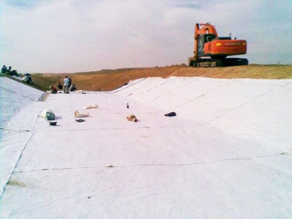 Construction of Geosynthetic Clay Liner